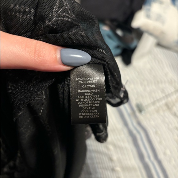 Cable & gauge sheer top - Picture 4 of 4